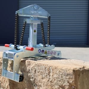 Probst FTZ-UNI-15 mechanical grab for lifting large sandstone blocks