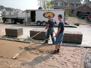 Probst EP-UNI hand screed with telescopic sections for variable working widths