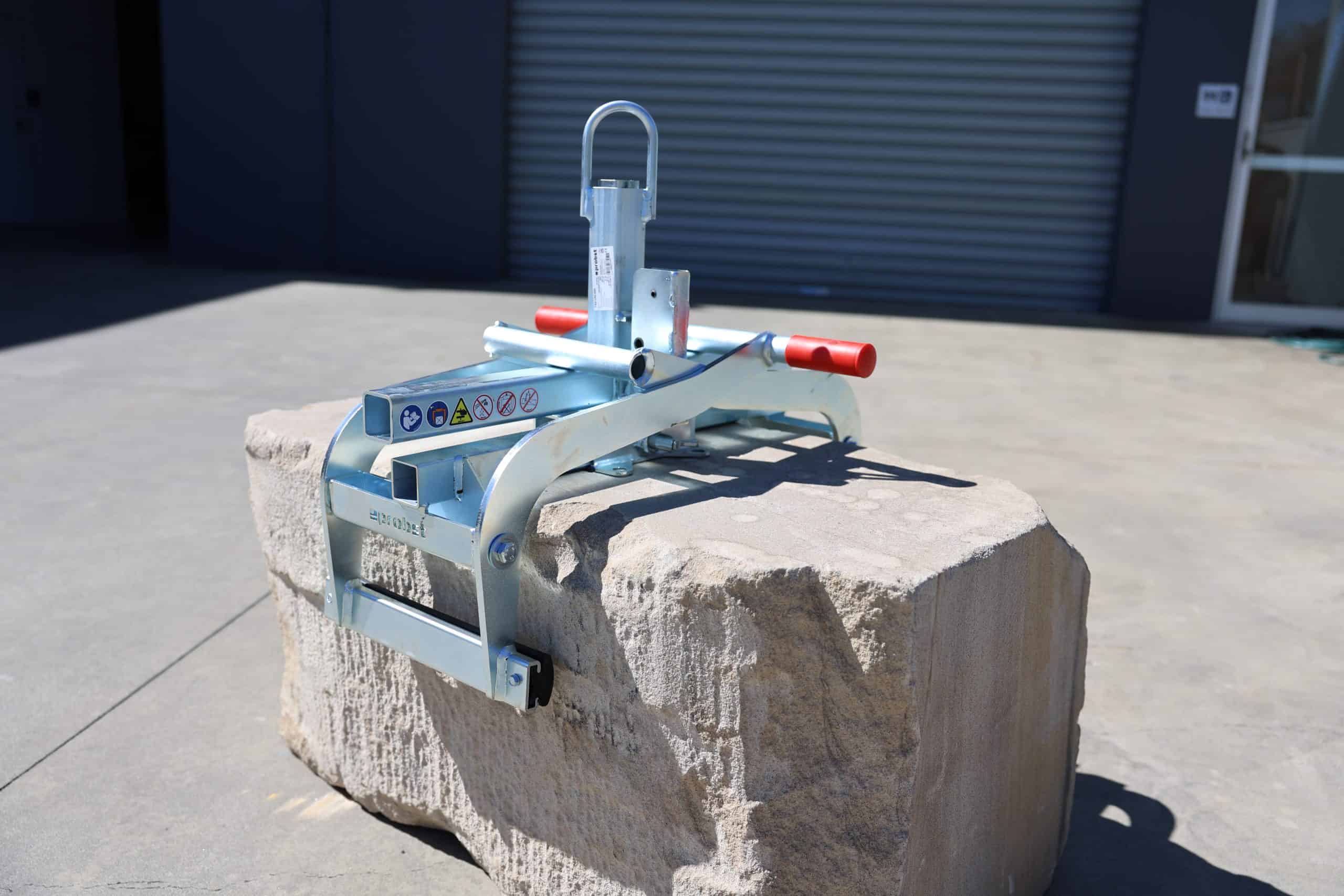 Probst TSZ-UNI mechanical block grab for lifting and handling concrete blocks